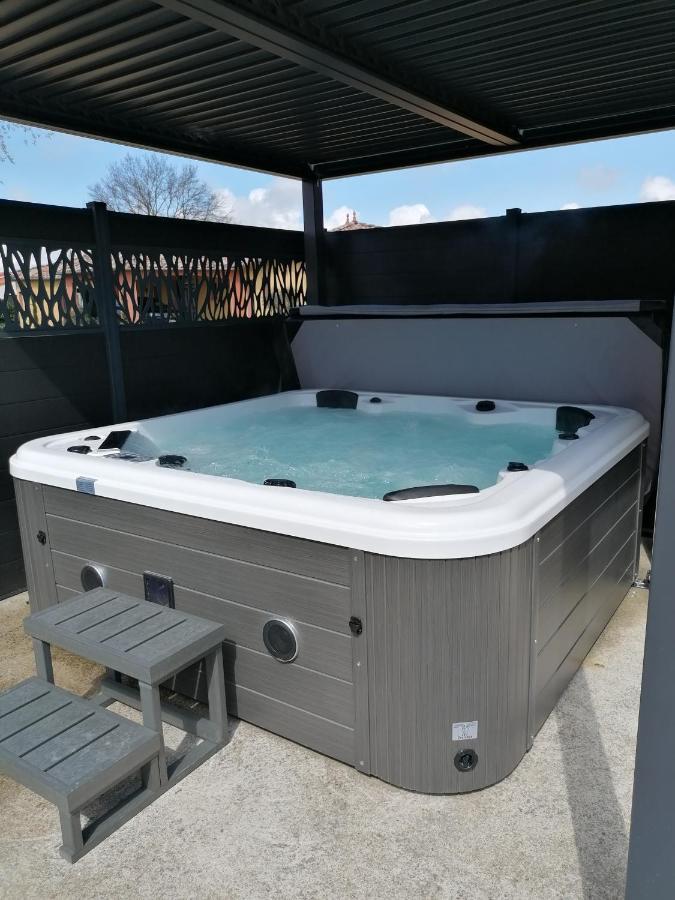 Avec Jacuzzi A 30min Du Puy Du Fou